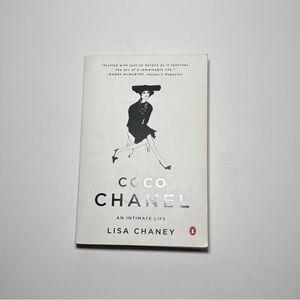 Coco Chanel: An Intimate Life by Lisa Chaney (2011, trade paperback)